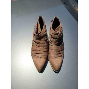 Fergalicious by Fergie Brown Block Heel Zip Ankle Boots Shoes Size 7.5 M